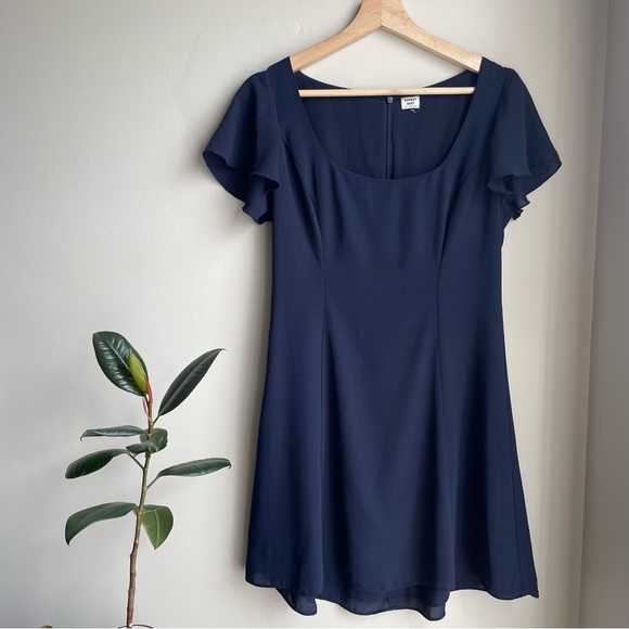 ARITZIA Sunday Best Raelyn A Line Dress Medium - Picture 1 of 8